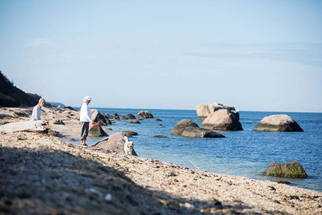 sandy coastline located within senior living community campus in New York • Peconic Landing