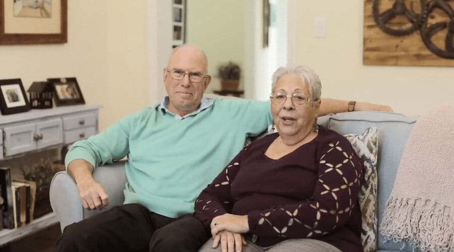 ted and phyllis on couch